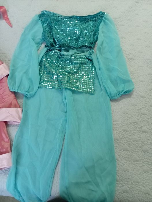 Продам новогодние костюмы