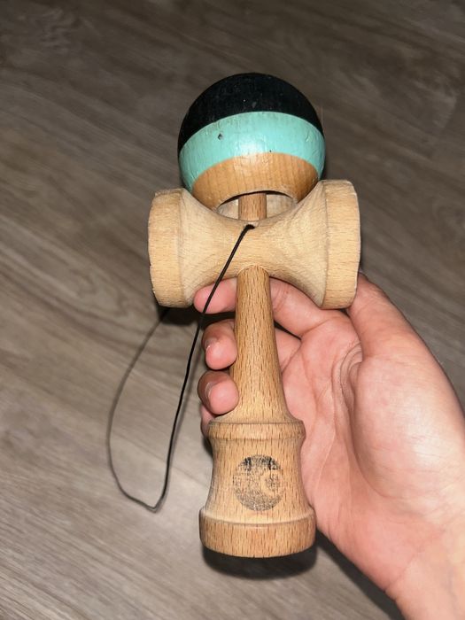Kendama premium din lemn – stare bună – 200lei