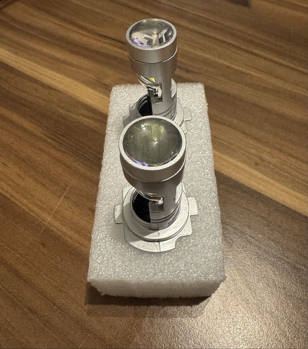 Продавам чисто нови Led крушки H7 с вградена лупа