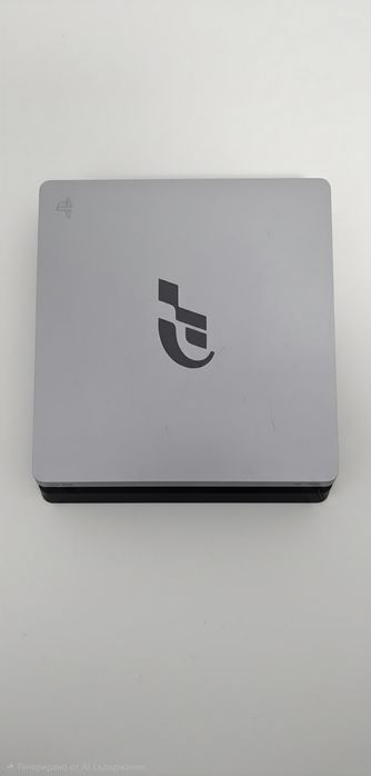 PS4 Slim 1tb с един контролер и две игри