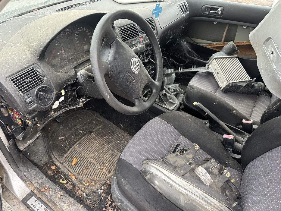 VW GOLF 4 AXR на части