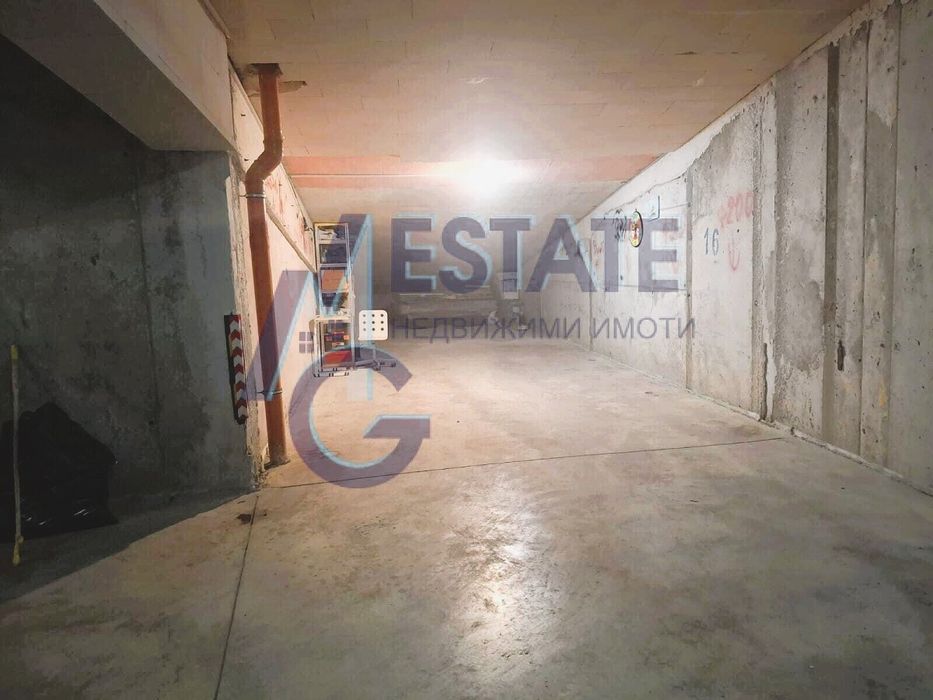 Просторно подземно паркомясто в комплекс Перла, жк. Зорница, гр.
