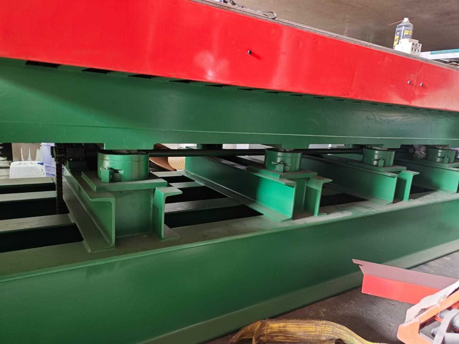 Пресс мебельный горячего прессования 1300на3000(турок)