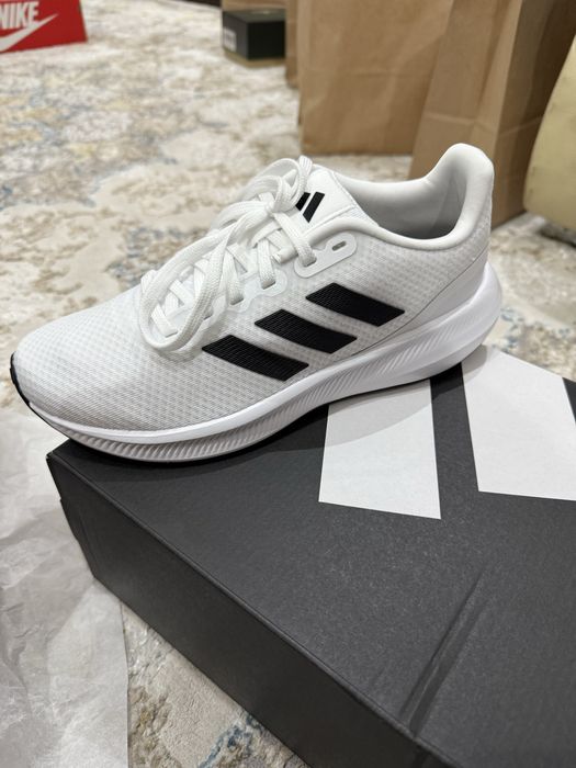 100% Оригинальные ADIDAS , привезены с США.