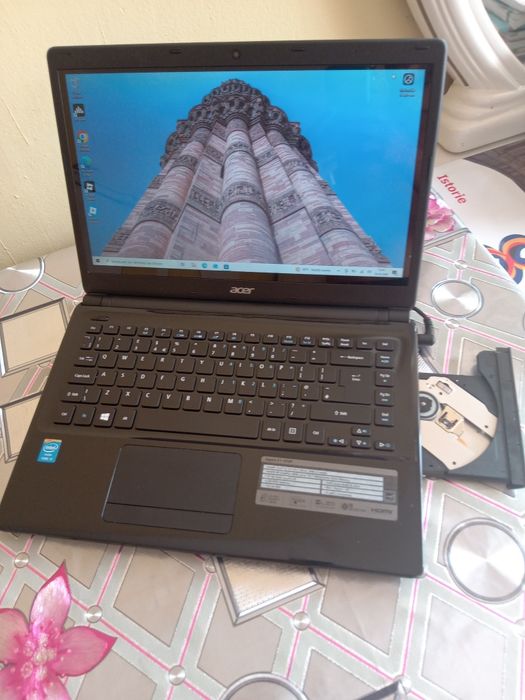 Oferta! Laptop  la preț de Tabletă!300 Lei