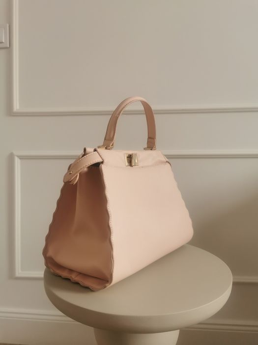 Дамска чанта в нежно розово