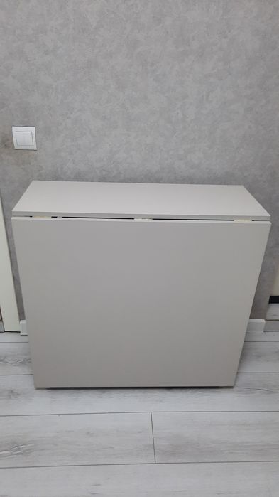 Продам новый стол книжку