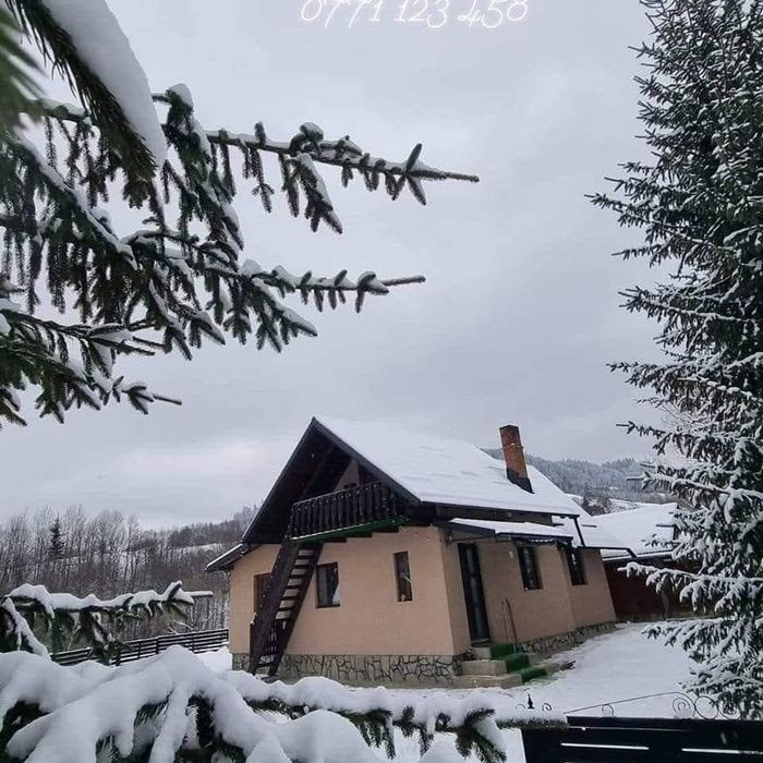 Casă/Cabană de vânzare în Bucovina Câmpulung Moldovenesc , 4158mp  teren  împrejmuit cu gard,