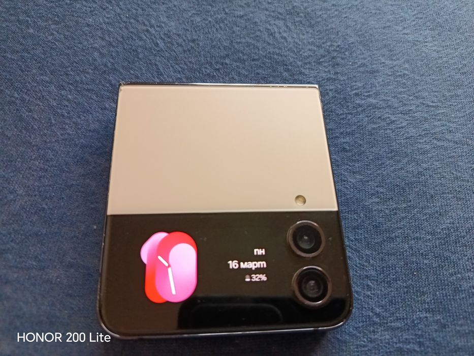 Samsung Galaxy Z Flip 4 - 8/256 Gb