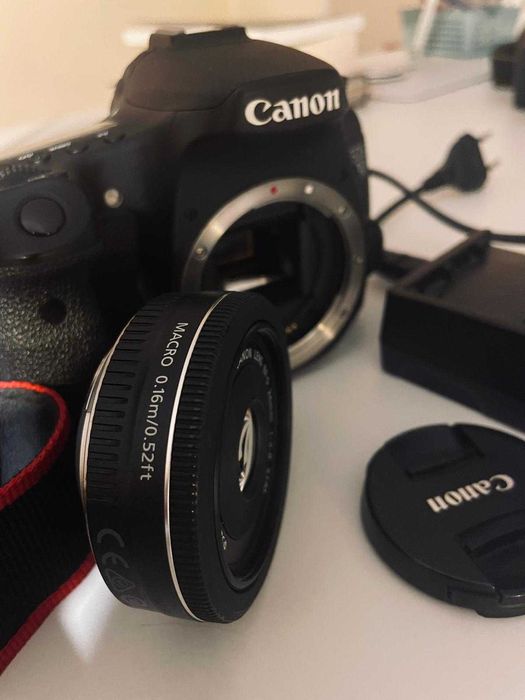 Canon EOS 70D + Obiectiv EF-S 24mm (1:2.8 STM) - Stare excelentă!