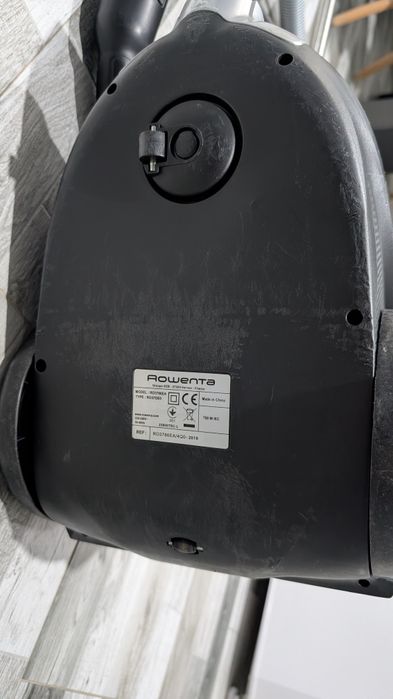 Aspirator fără sac Rowenta