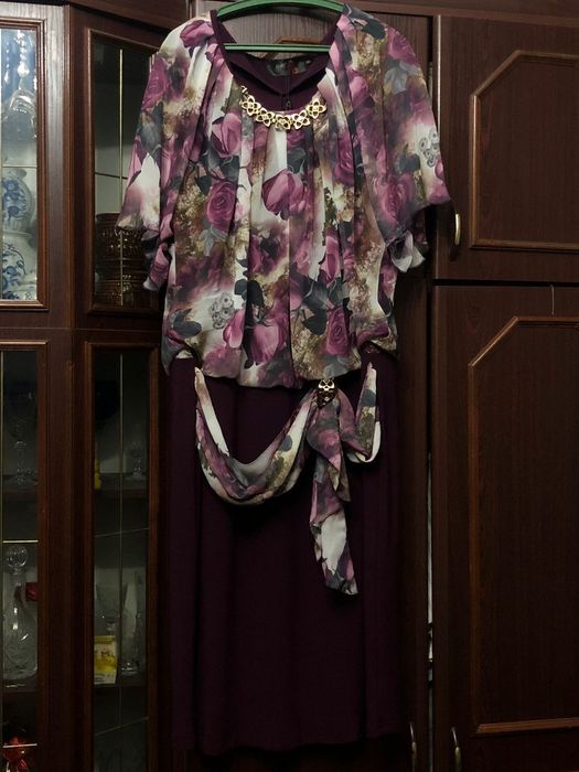 платье новое размер 56-58