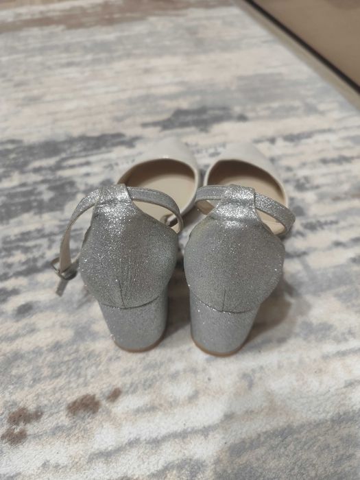 Обувките са носени само веднъж