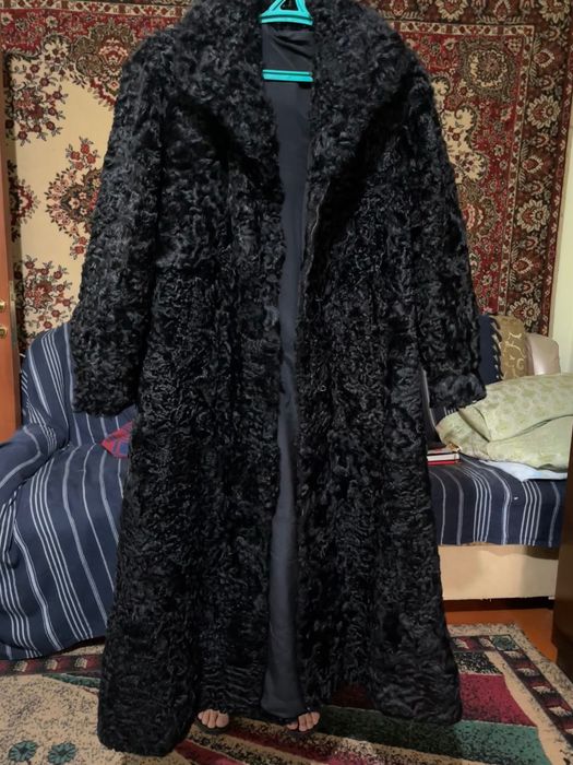 Шуба каракулевая