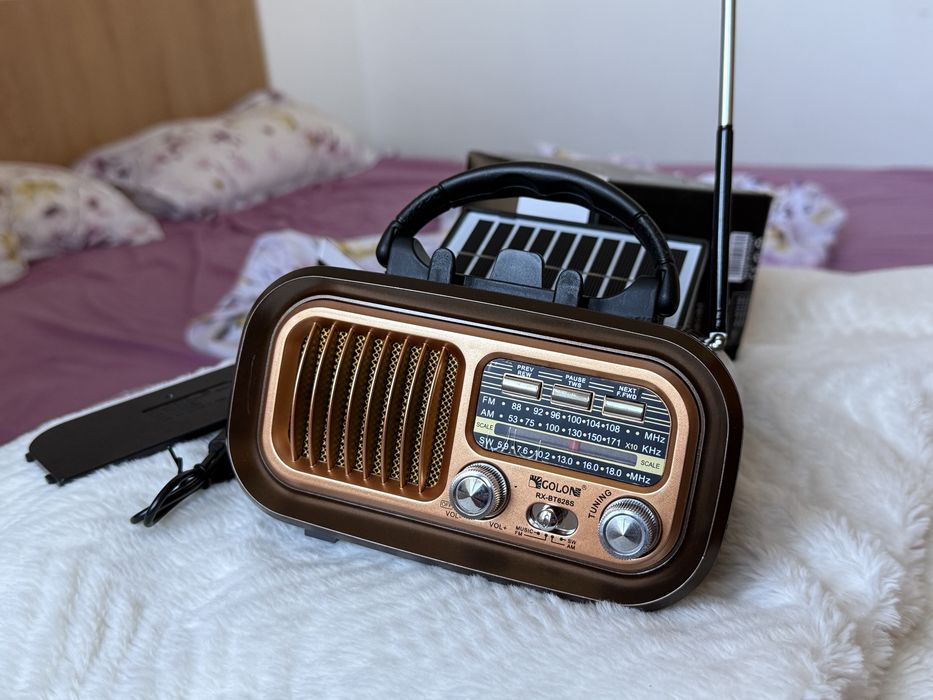 Radio portabil solar,1200 mAh, Bluetooth, TWS, Suport AM/FM/SW,Aspect Retro