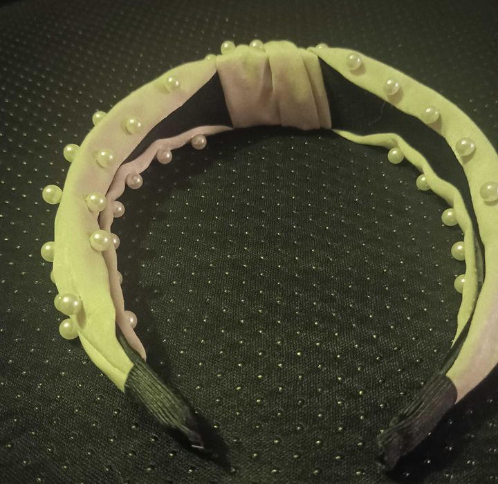 Кадифена диадема с перли