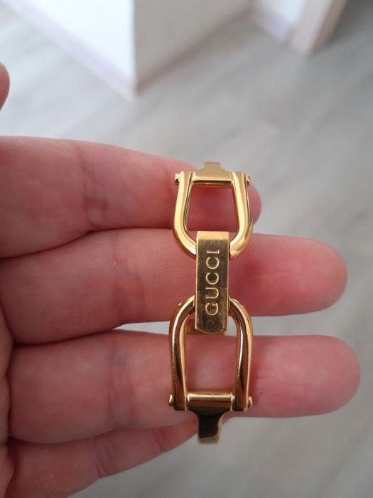 Продам женские часы