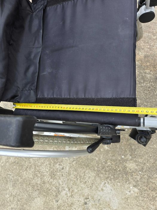 Рингова Инвалидна количка BREEZY Basix