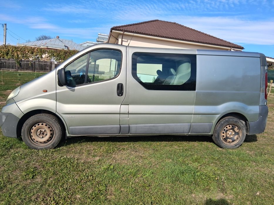 Vând Opel Vivaro