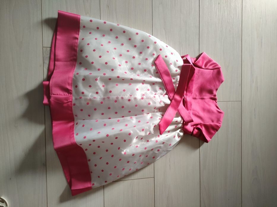 Vand rochie cu crinolina fetiță 2 ani (nouă)