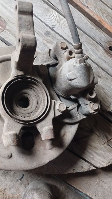 Продаи ступица переднии ваз сборе