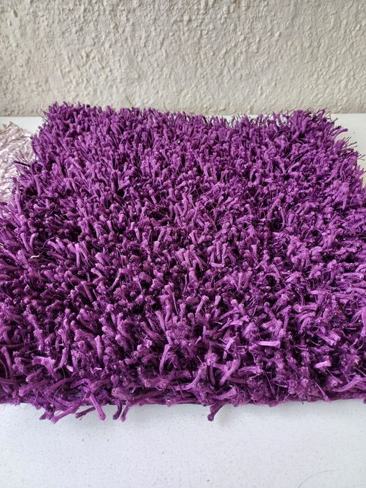 Малки дългокосмести килимчета