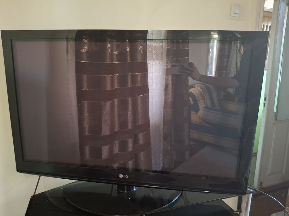 телевизор работает