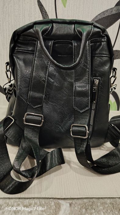 Ghiozdan imitație piele cu multe buzunare