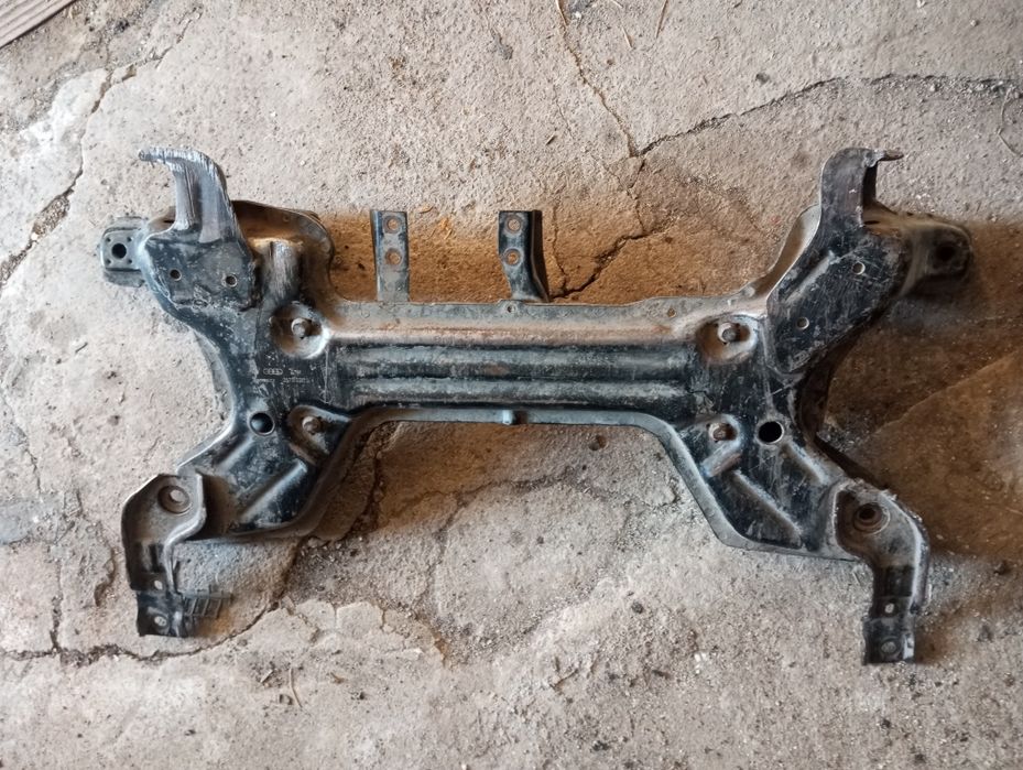 Продам переднюю балку пассат б3