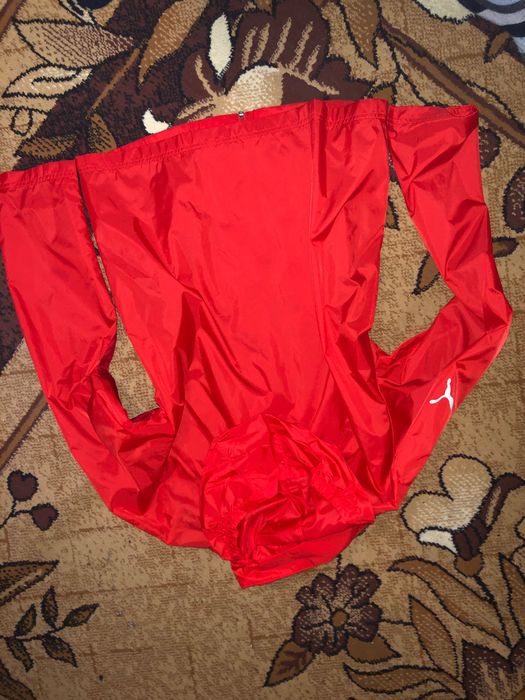 Ново спортно горнище,ветробранка на Пума размер М