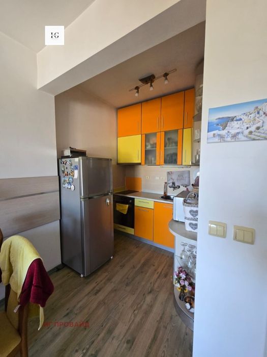 Продава се Двустаен апартамент в Бургас, Център - 47 кв.м за 1628 €/кв.м - Снимка #6