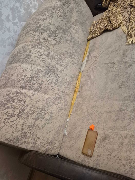 Продам диван с двумя креслами