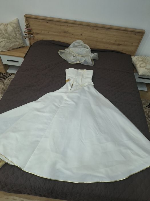 Rochie de mireasa deosebita
