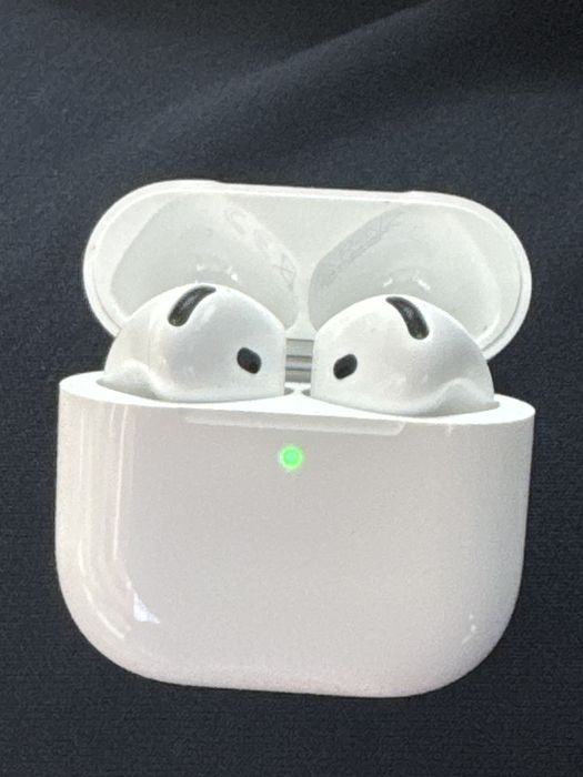 Airpods 4 в идеальном состоянии