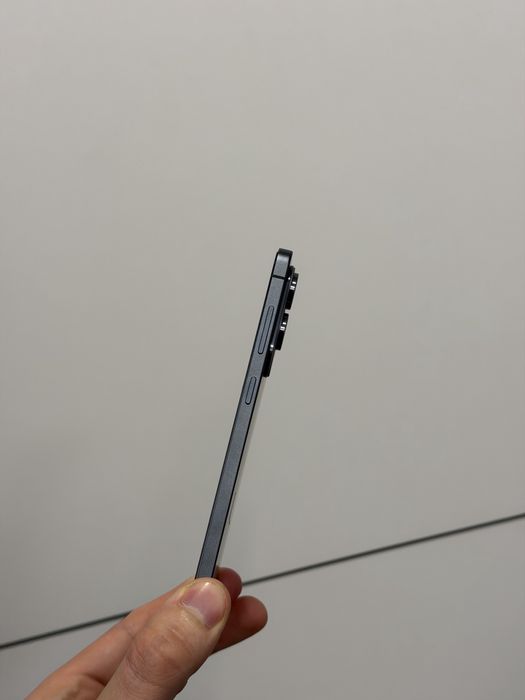 Продавам нов Samsung S25 EDGE