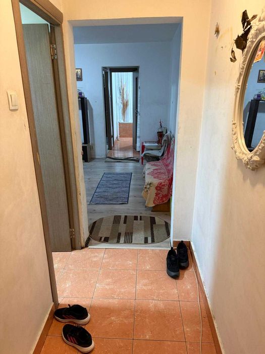 Apartament Bucuresti, 2 CAMERE, 38 Mp utili, etaj 1, str Humulesti 12