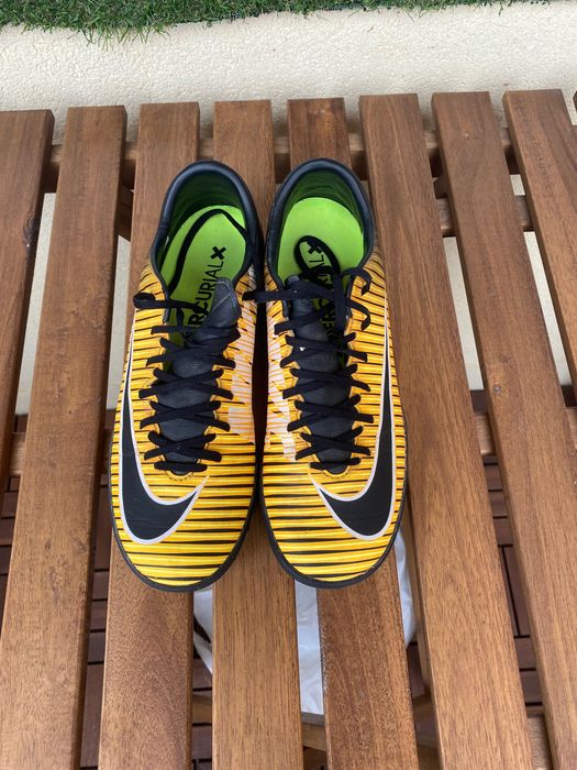 Футболни бутонки и стоножки Nike Аdidas