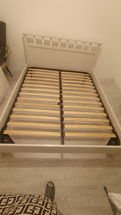 Продам кровать без матраса