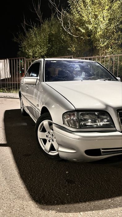 Mercedes-Benz C280 W202