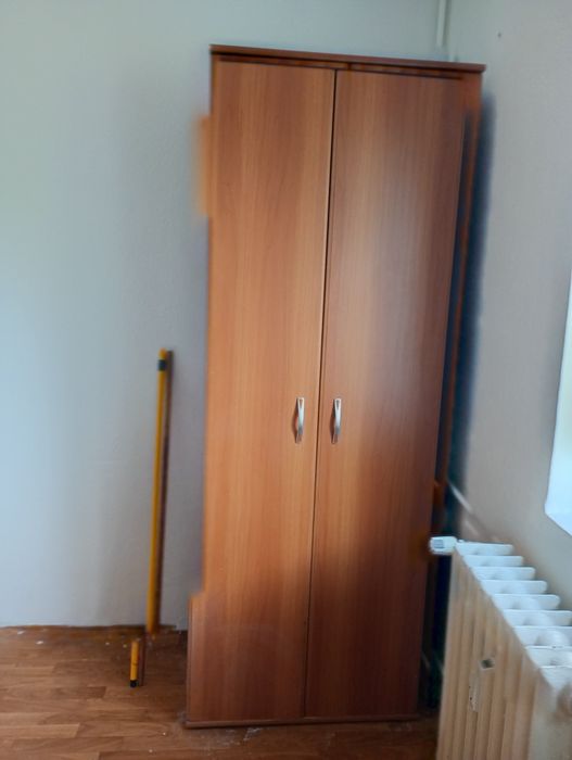 Vând șifonier utilizat