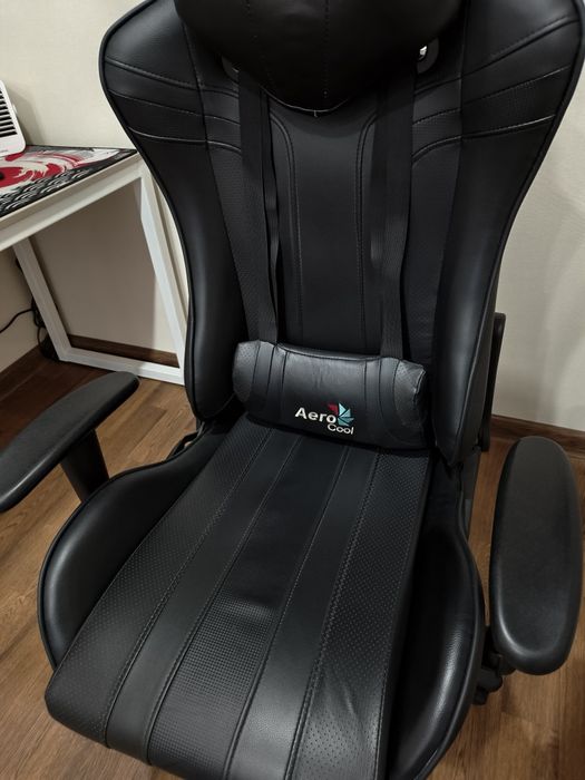 Продам игровое кресло Aerocool