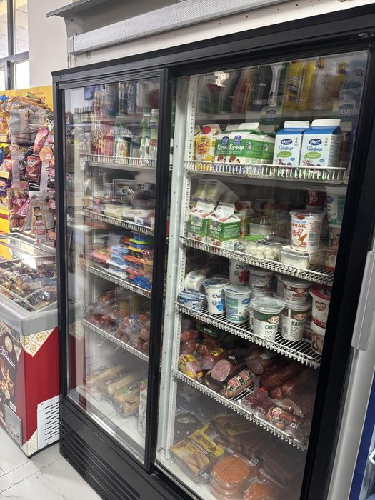 Холодильник витринный