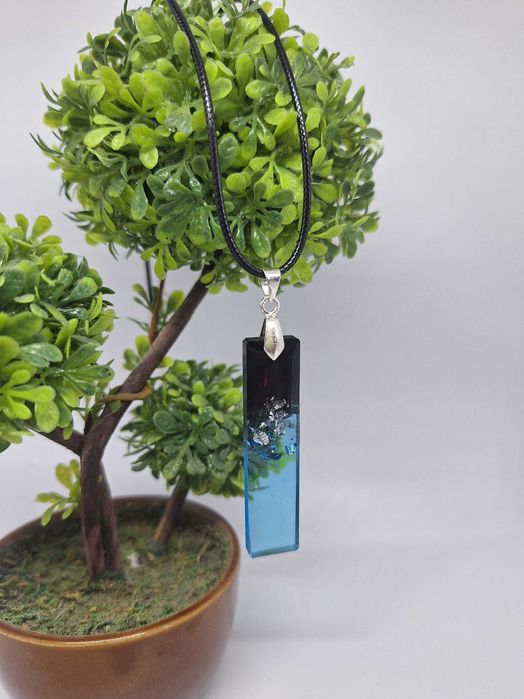 Ръчно изработени колиета от епоксидна смола