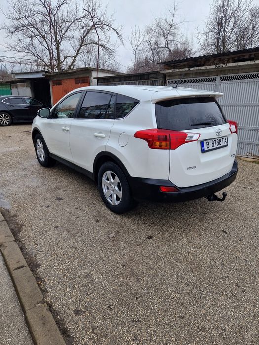 Тойота  RAV 4 2.0
