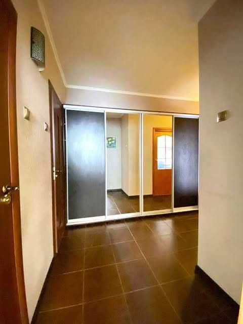 Продава се Двустаен апартамент в София, Център - 55 кв.м за 3419 €/кв.м - Снимка #3