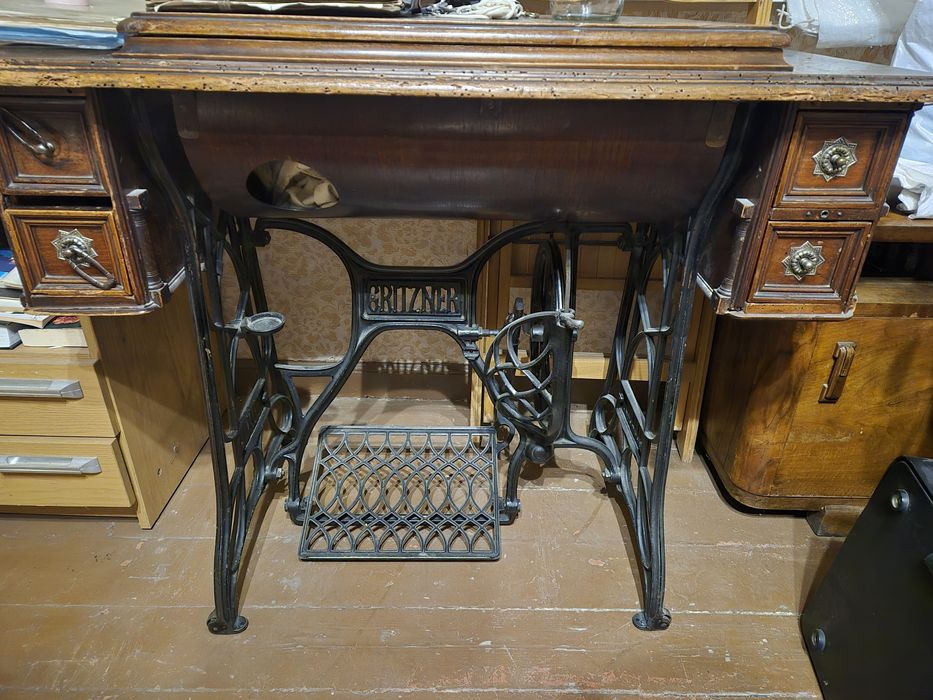 Колекционерски, крачна шевна машина