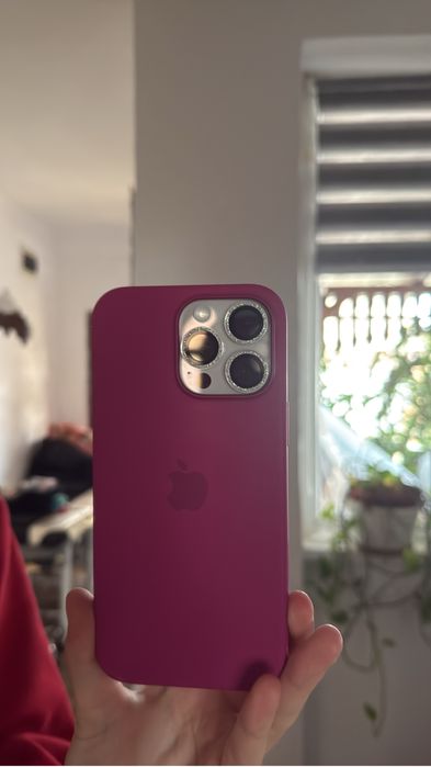 iPhone 16 PRO MAX. ( incarca doar wireless )