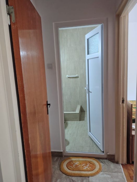 Apartament 2 camere semidecomandat de inchiriat