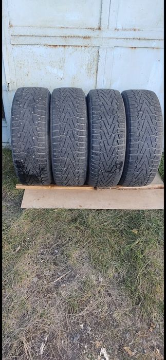 Зимняя резина 215/60/R17 Pirelli