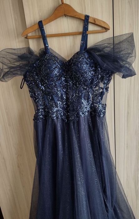 Продава се бална рокля